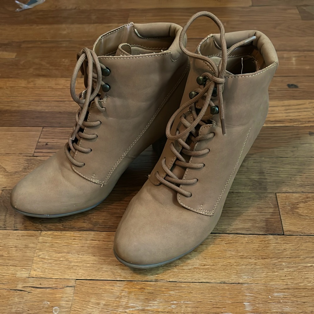 Andiamo Brown 8.5 Ankle Heel Boots